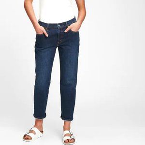 NWT Gap Mid Rise Girlfriend Jeans 26R